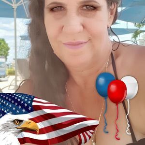 Meet your Posher, Mercedes